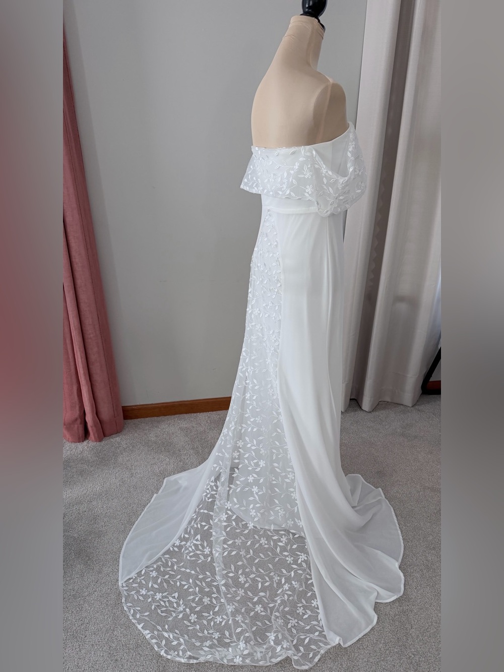 NWT Lulu's White Off-the-Shoulder Wedding Dress - Picture 5 of 10